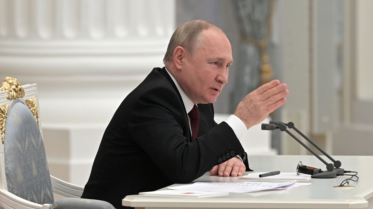 Putin poslal vojáky na Donbas. „Hranice jsou chráněny,“ uklidňuje Ukrajince Zelenskyj